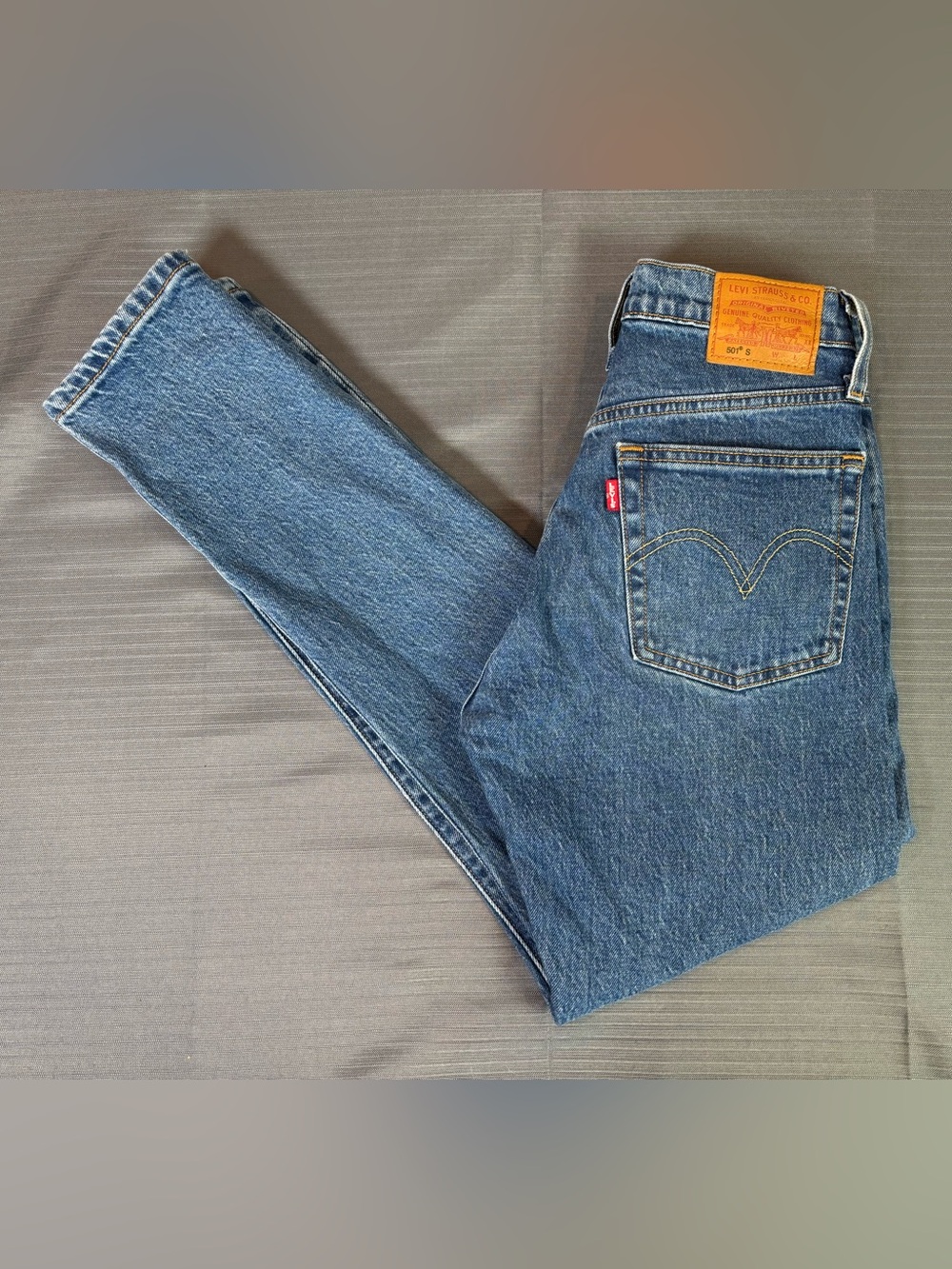 Levi’s 501 S Original Fit Button Fly Jeans – W 24 – Medium Wash